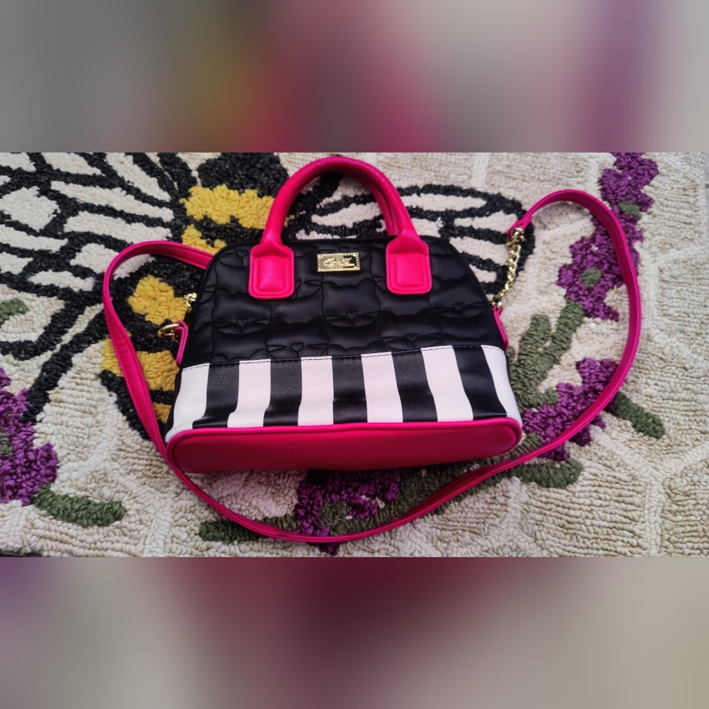 LUV Betsey by Betsey Johnson cat 😺 crossbody purse